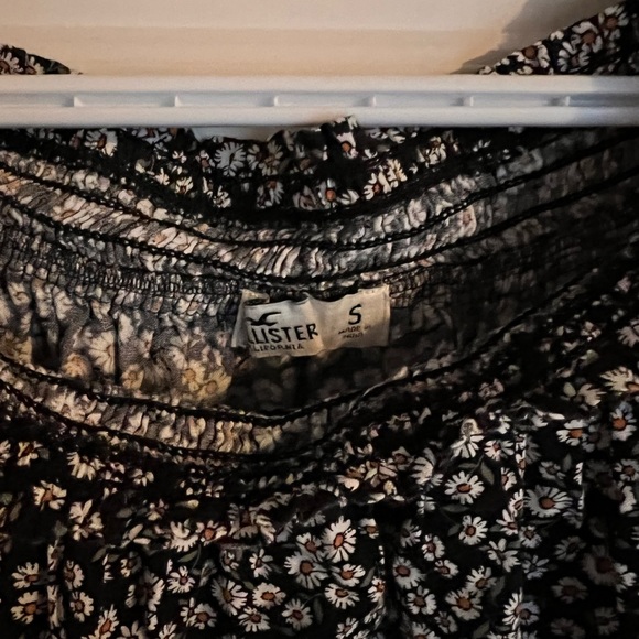 Hollister blouse - Picture 3 of 3